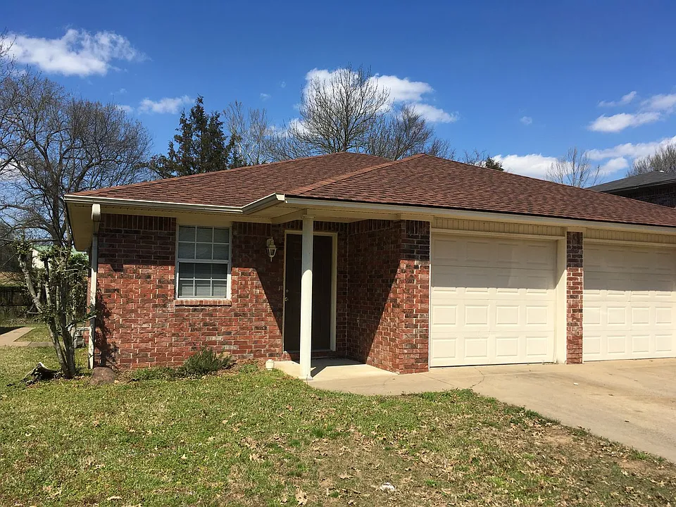 403 Valley Dr
