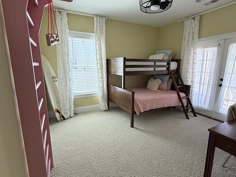 1542 Banning St — Photo 29