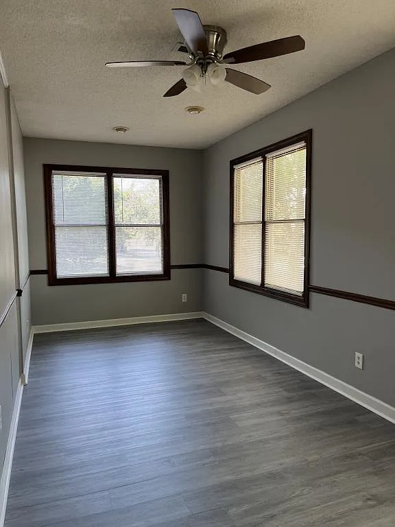109 Oak St — Photo 3