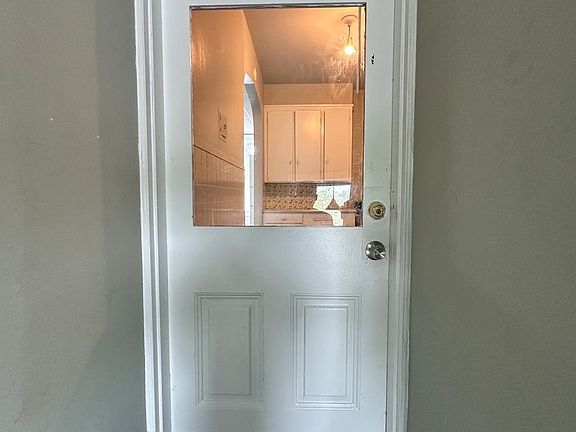 3rd image of 115 S 10th St #3