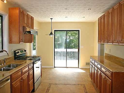 5th image of 3790 Northpoint Dr