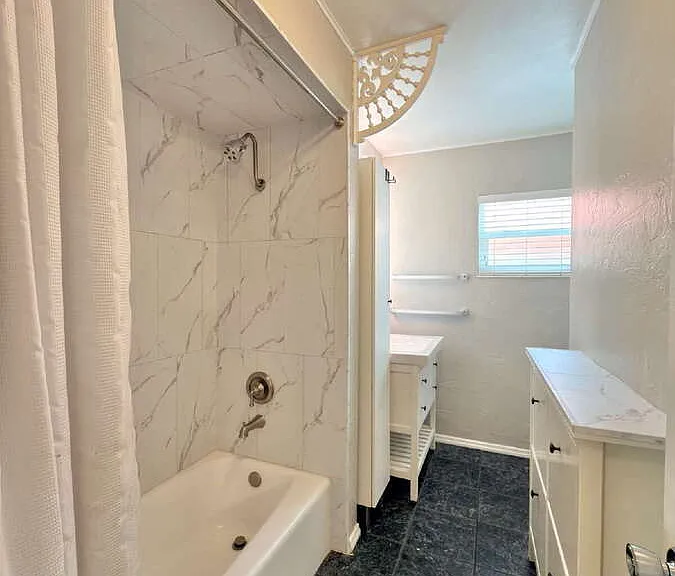 2426 Woodland Blvd — Photo 37