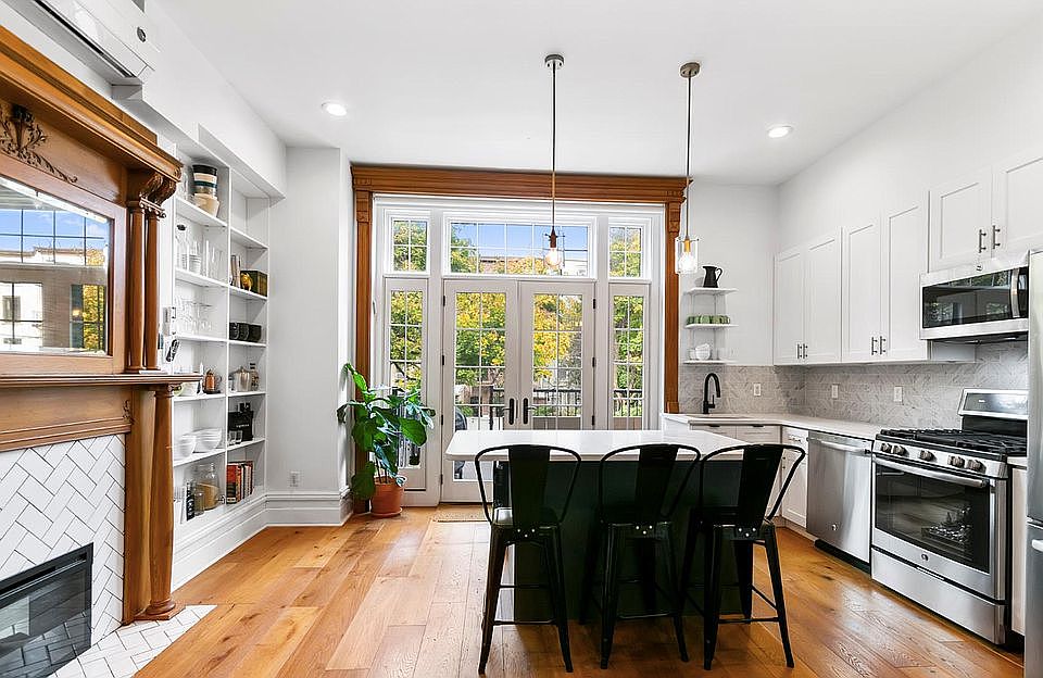1st image of 387 Hancock St