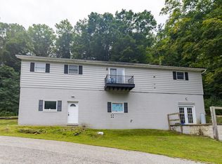 804 S Main St, Hollsopple, PA 15935