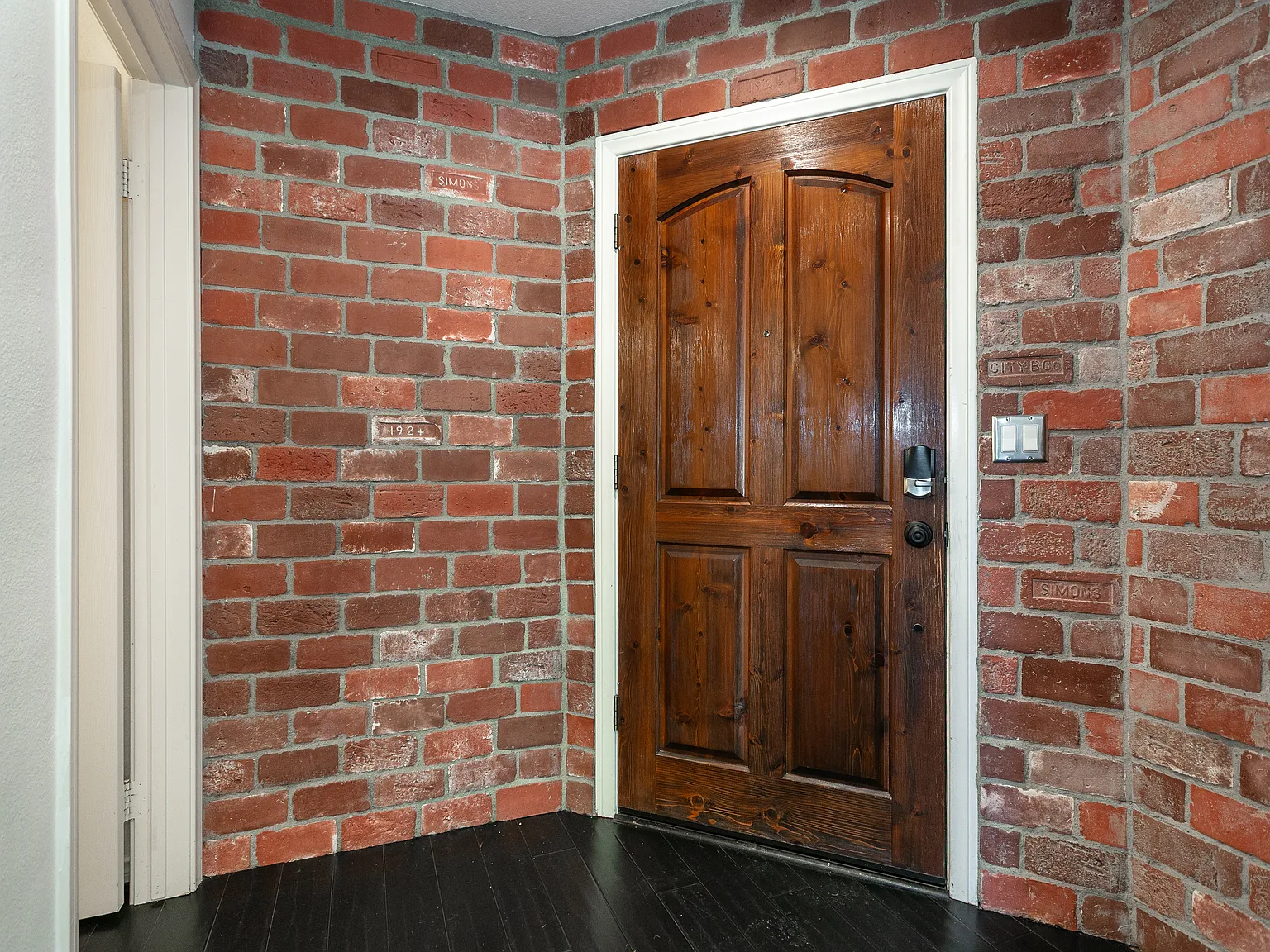 3 bed, 2.5 bath, 1771 sqft, $4,200 — Photo 3