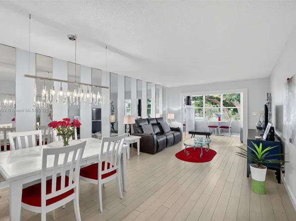 7817 Golf Circle Dr APT 305, Pompano Beach, FL 33063