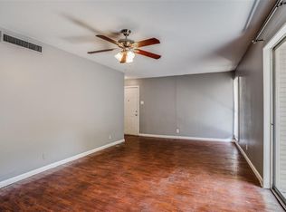 982 S Weatherred Dr #B, Richardson, TX 75080