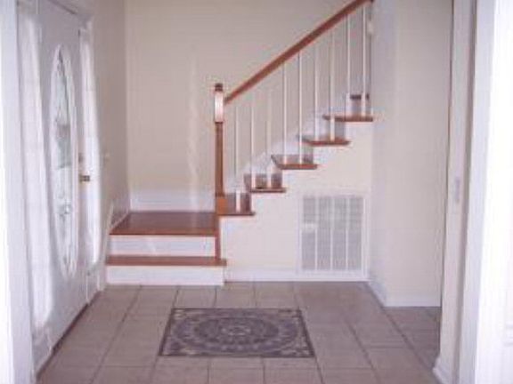 4th image of 135 Granville Meadow Dr