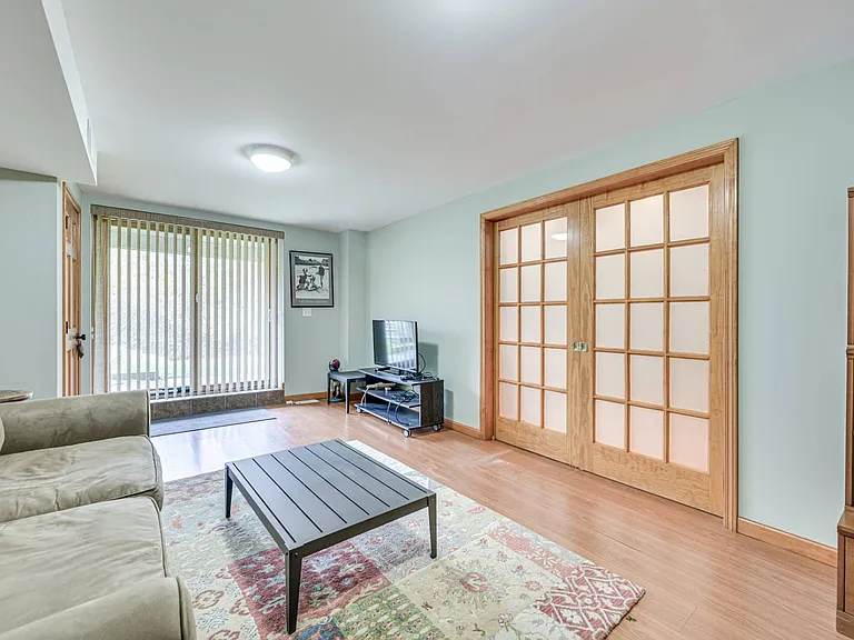 105 McGregor Dr — Photo 16