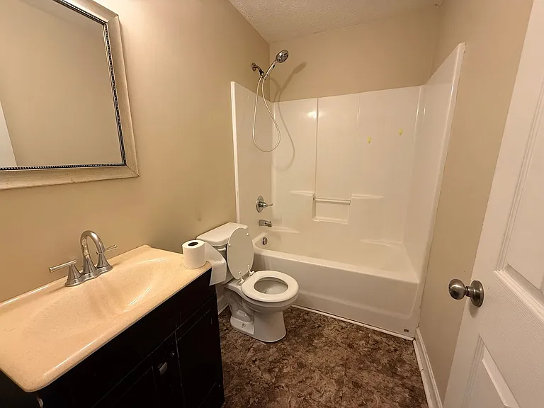 1307 Magnolia St — Photo 8