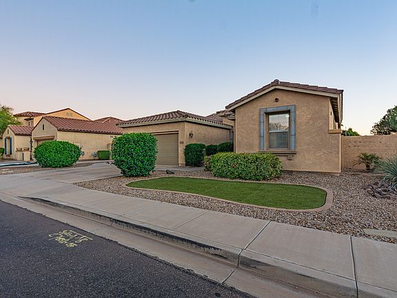2nd image of 453 W Lantana Pl
