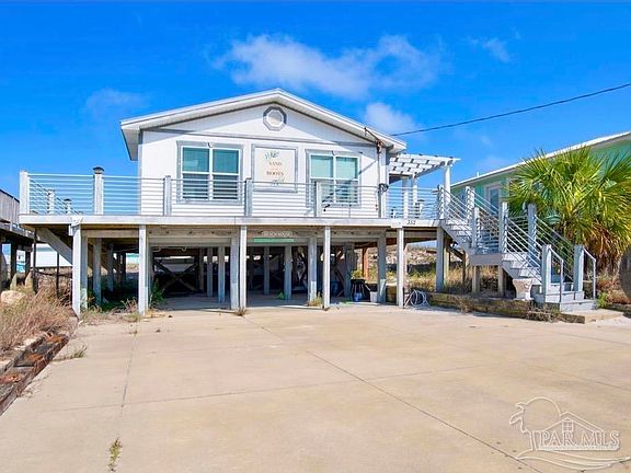 3rd image of 352 Bernard Ct W