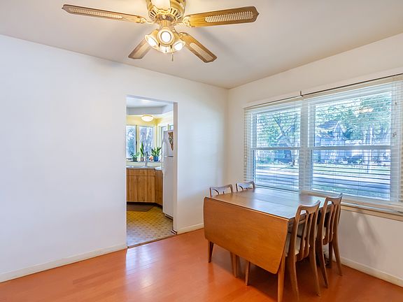5th image of 319 N Green St