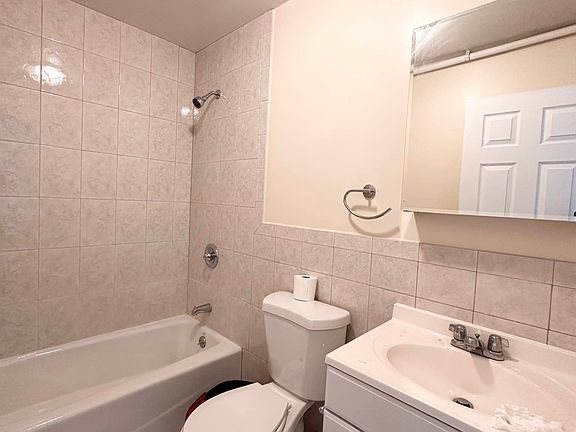 4th image of 3258 Cambridge Ave APT 1