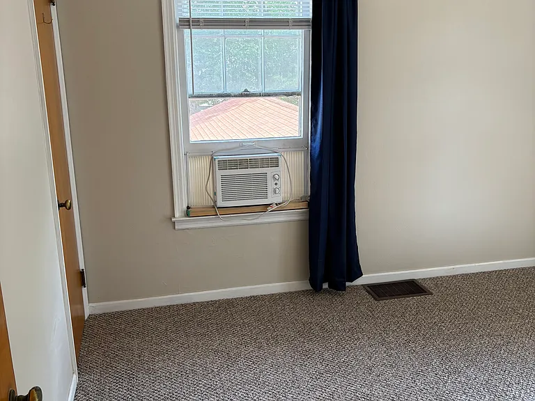 425 Lyon St NE #1 — Photo 5