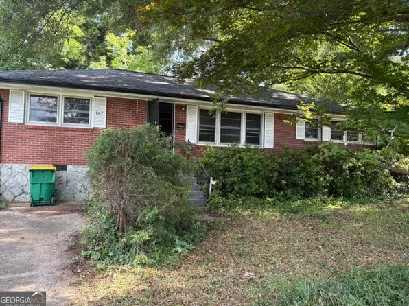 807 Spring Valley Dr, Forest Park, GA 30297