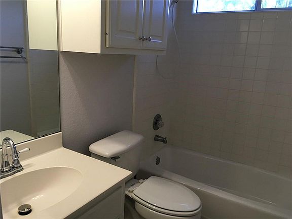 5th image of 121 Elm Grove Dr