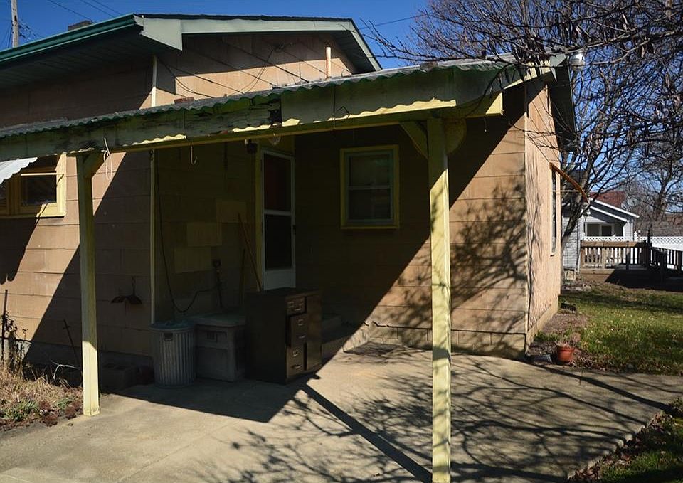 1st image of 634 S Miller St