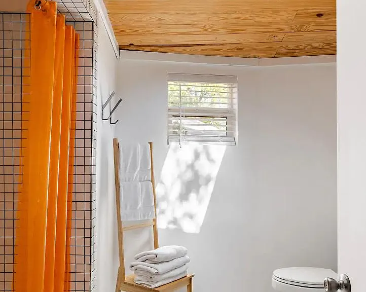 2504 Francisco St — Photo 8