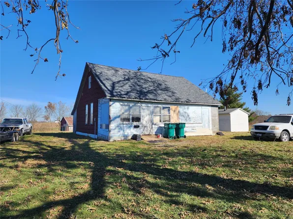 9116 Plum Hill Church Rd, Nashville, IL 62263