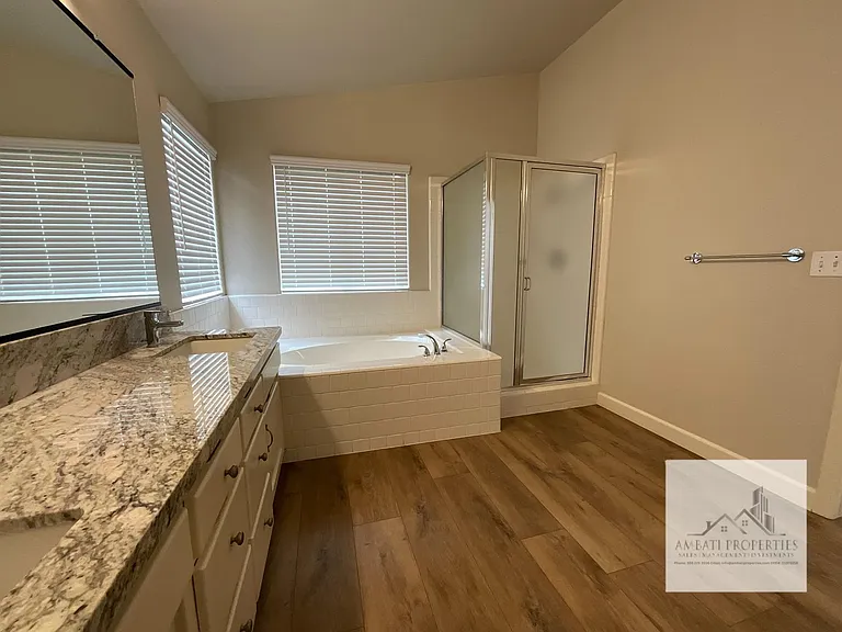 1834 E Lester Ave — Photo 17