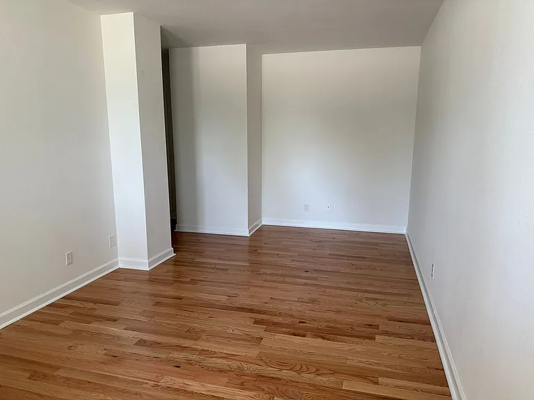 5630 Pershing Ave #13 — Photo 5