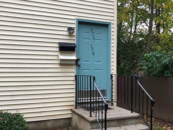 2nd image of 578 Thomas Blvd #2