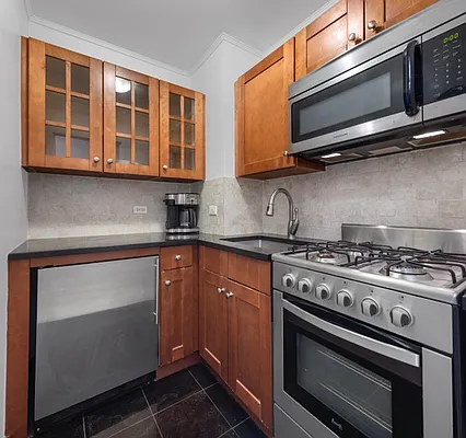 Rented by SERHANT. | media 13