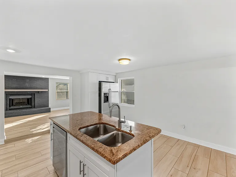 4016 W Nassau St — Photo 5