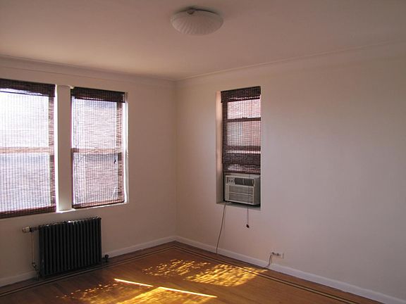 5th image of 1 Broad Pkwy APT 5P