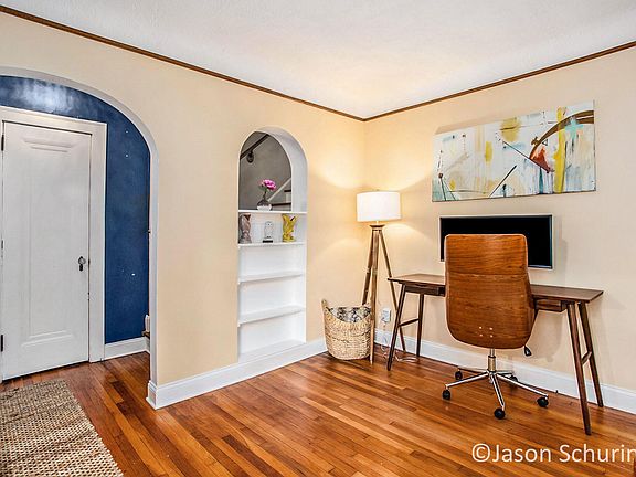3rd image of 1618 Margaret Ave SE