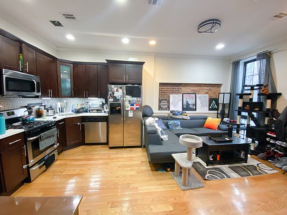 2nd image of 320 Greene Ave #2GR