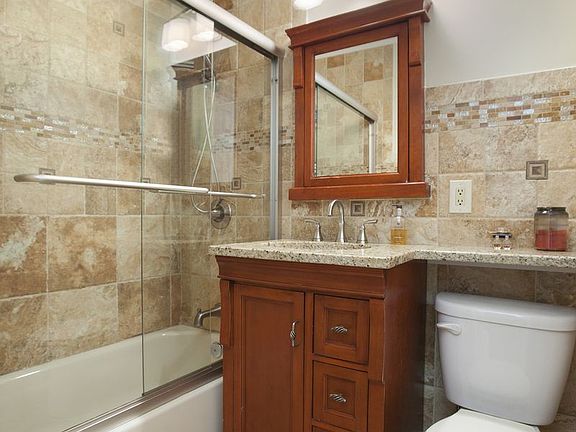 5th image of 370 E 76th St APT C105
