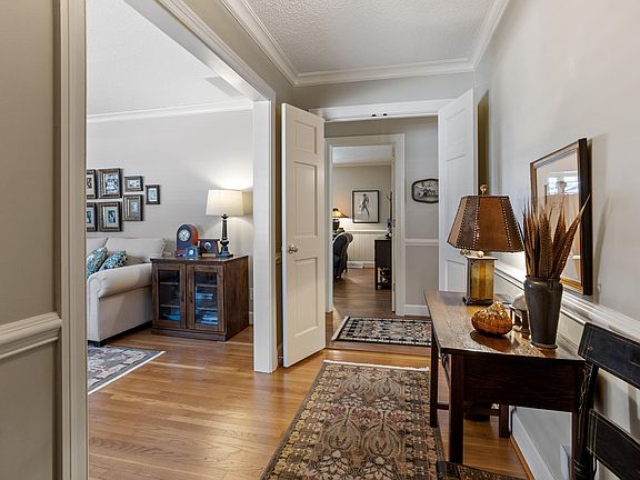 5th image of 1814 Hermitage Rd NW