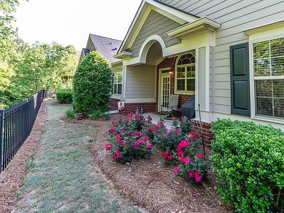 3rd image of 216 Orchards Cir