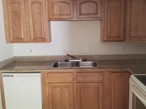 3rd image of 2200 Gladys St APT 0802
