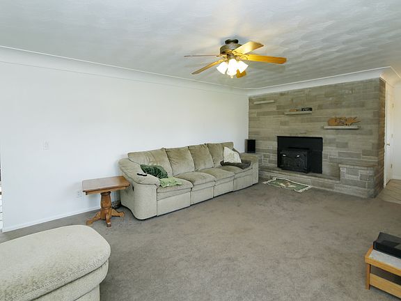 4th image of 526 West St