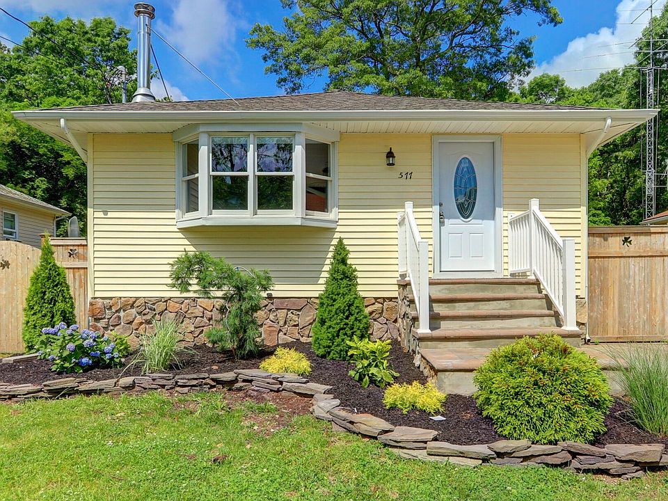 1st image of 577 Birch Hollow Dr