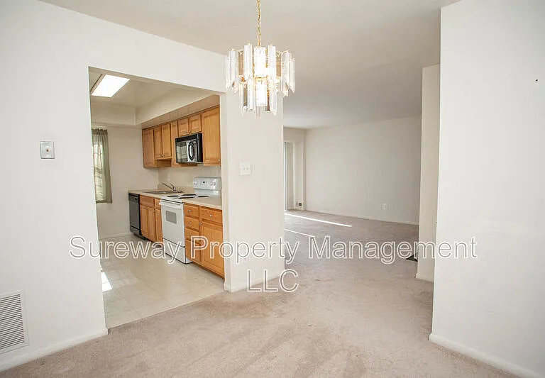 2147 Harbour Dr — Photo 17