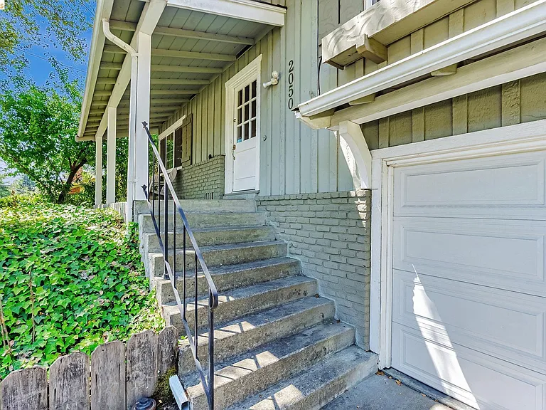 2050 Donald Dr — Photo 2
