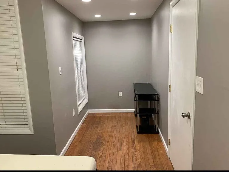 2227 Jefferson St — Photo 12