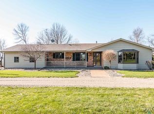 48085 288th St, Canton, SD 57013