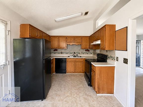 4th image of 61 Kyle Ln