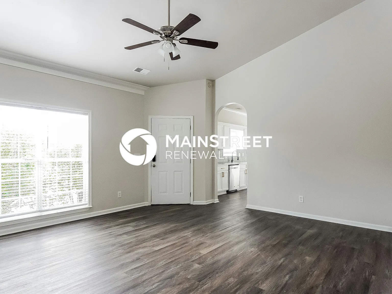 4742 Longmeadow Dr — Photo 4
