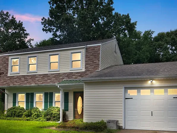 302 Lampros Ct, Hampton, VA 23666