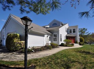 30 Rothwell Dr #A, Monroe Township, NJ 08831