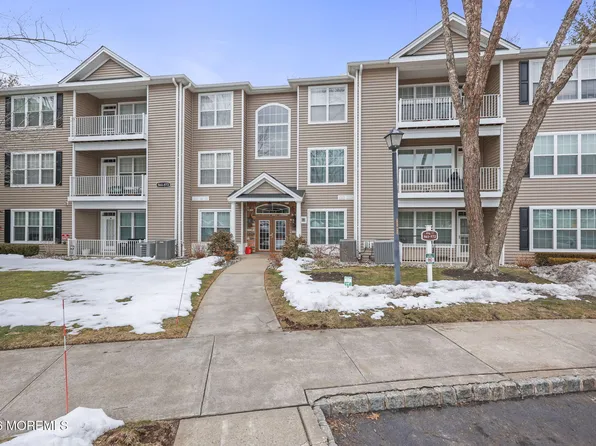 564 St Andrews Place, Manalapan, NJ 07726