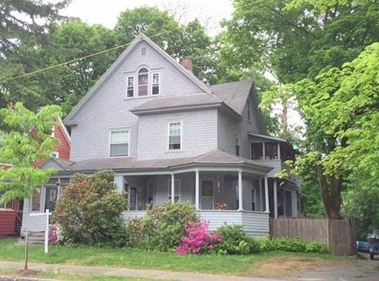 2nd image of 40 Richmond Ave #3