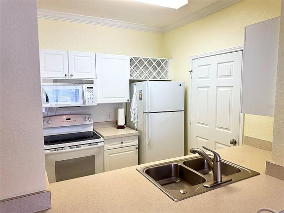 5th image of 1216 MISSOURI AVENUE S #126