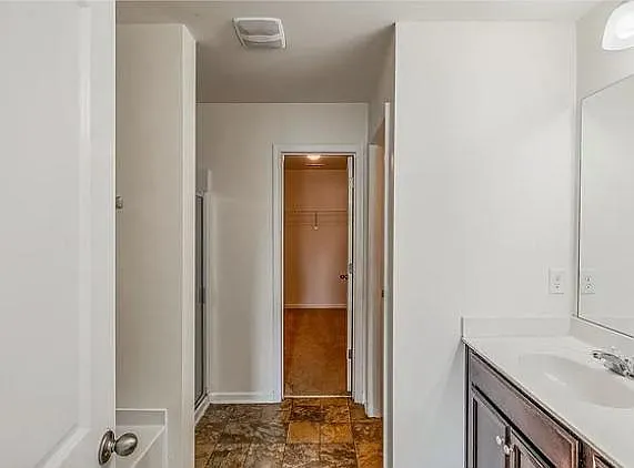 374 Hartleigh Dr — Photo 11
